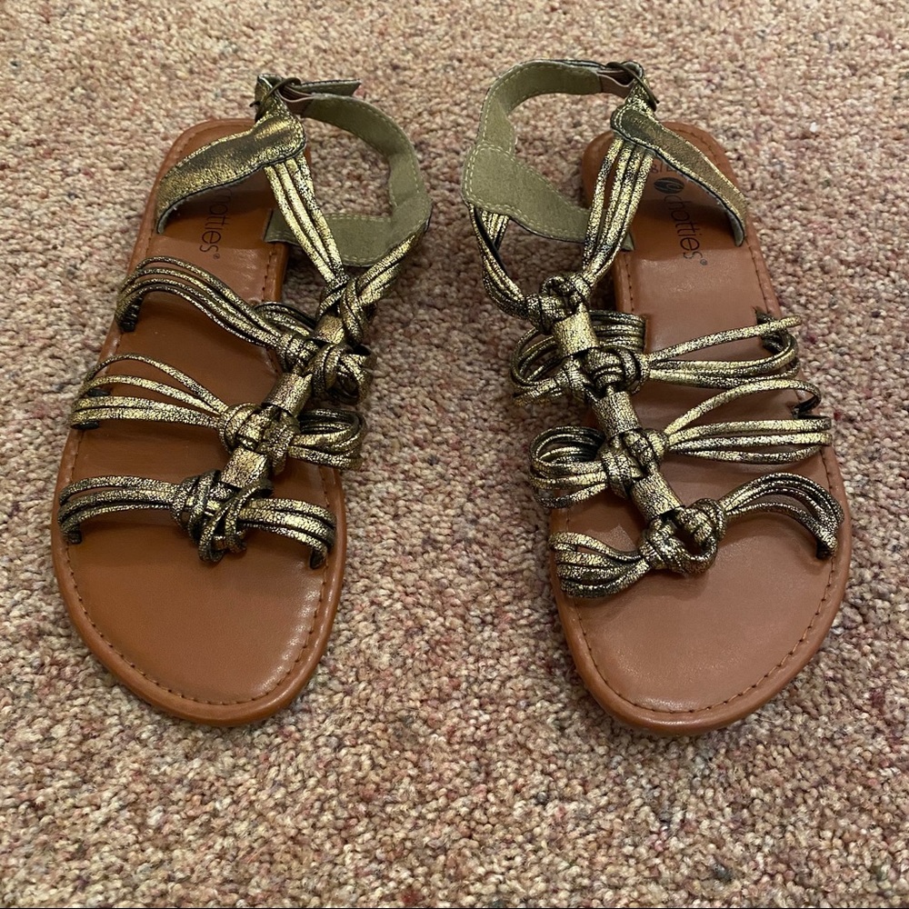 ‼️Chatties Sandals‼️